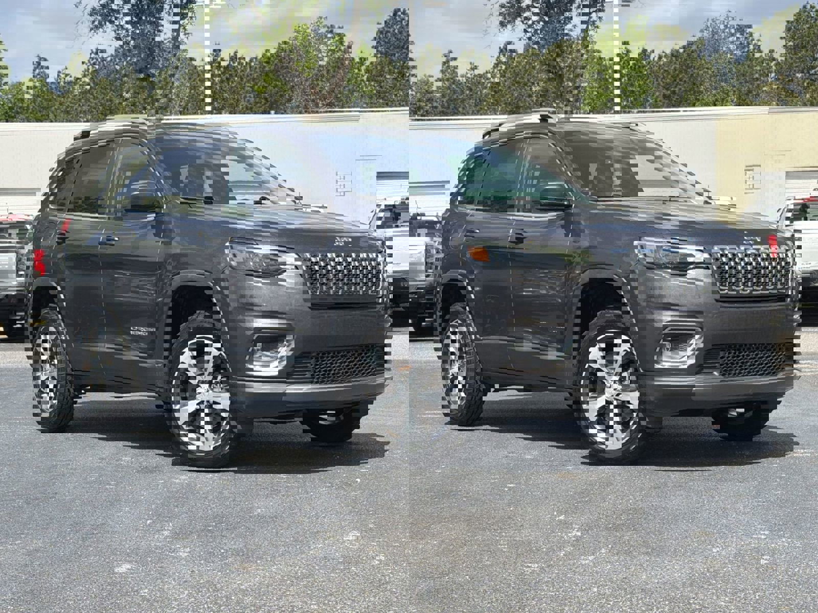 Used 2020 Jeep Cherokee Limited image 2