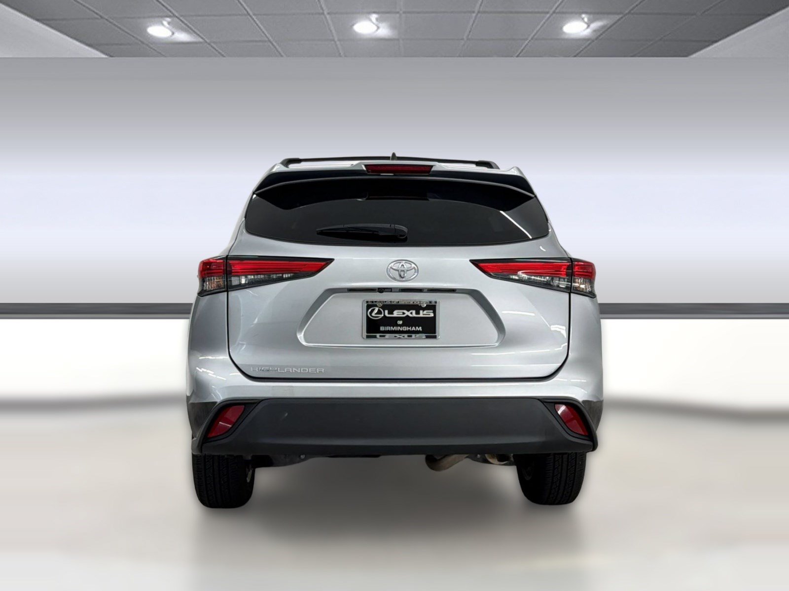 Used 2022 Toyota Highlander L FWD image 10
