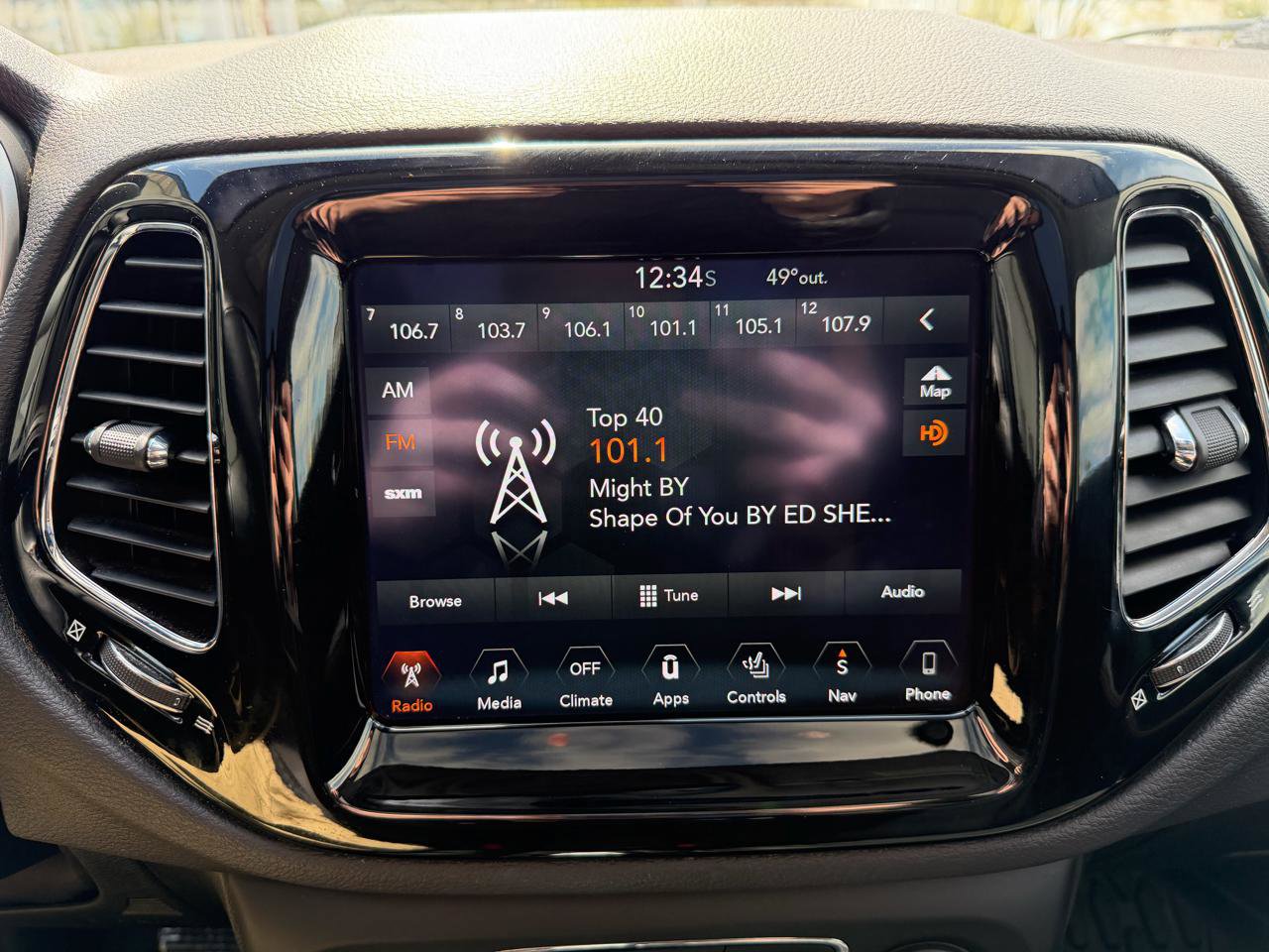 Used 2018 Jeep Compass Limited w/ Navigation Group AWD/4WD image 34