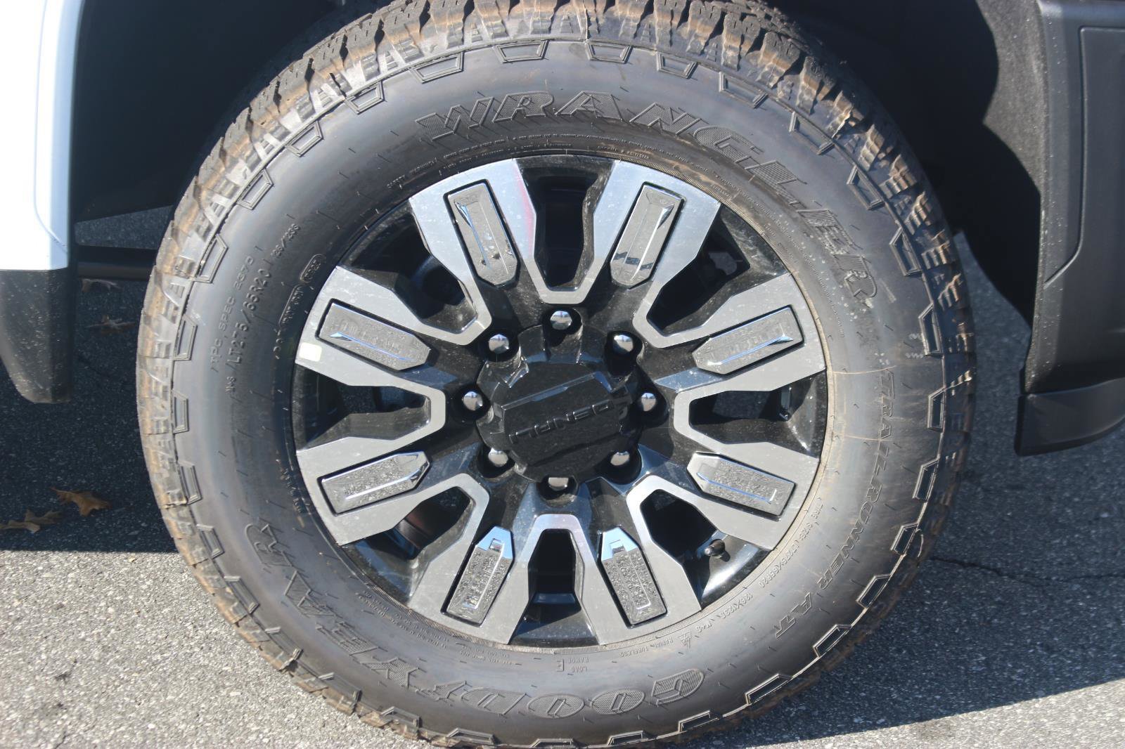 New 2026 GMC Sierra 2500 Denali w/ Denali Reserve Package image 9