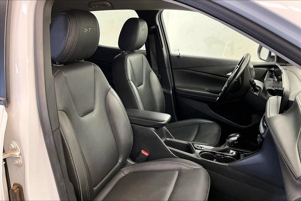 Used 2024 Buick Encore GX Sport Touring AWD/4WD image 6