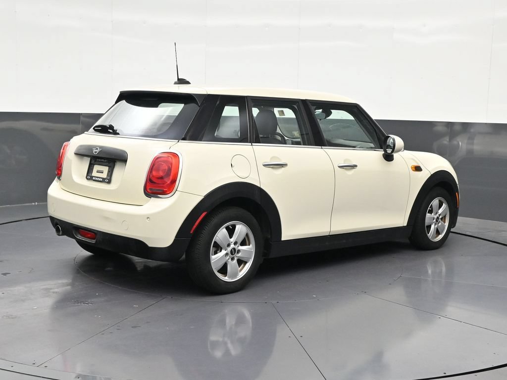 Used 2019 MINI Cooper 4-Door Hardtop w/ Signature Upholstery Package FWD image 5