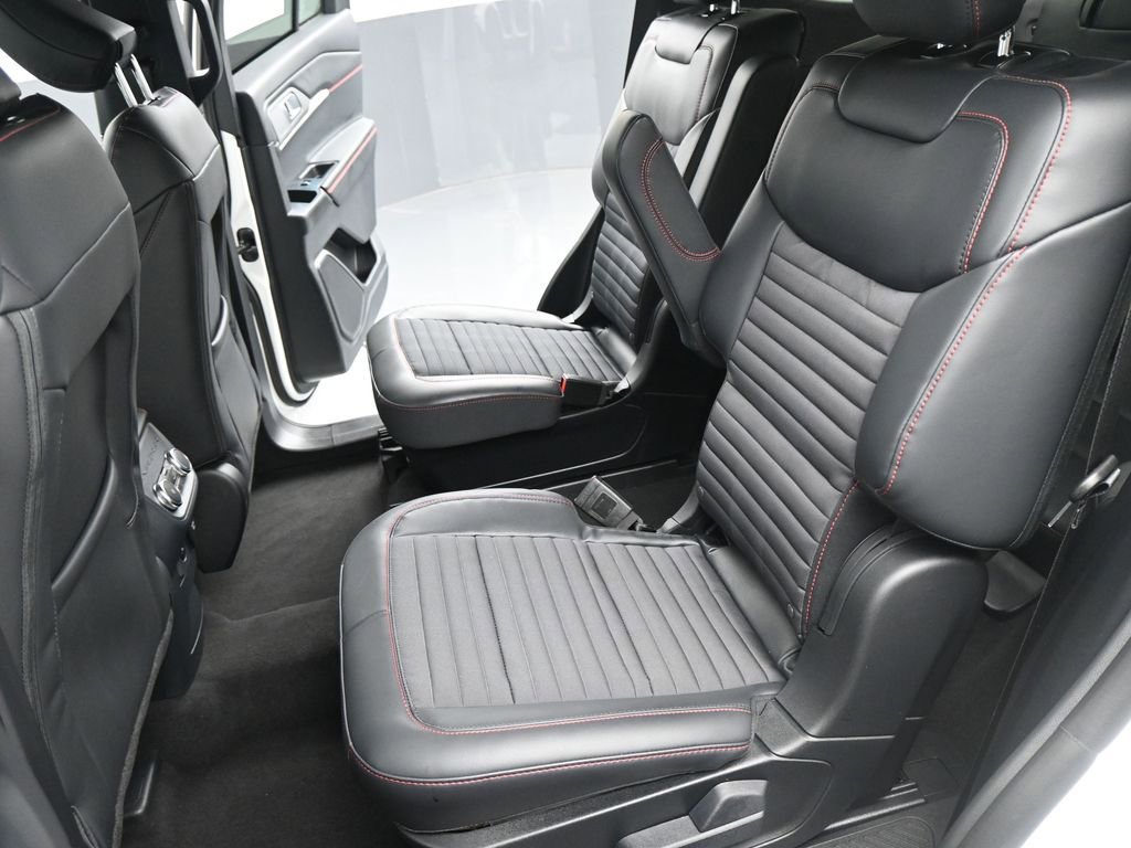 New 2026 Ford Explorer ST-Line w/ ST-Line Street Pack image 14