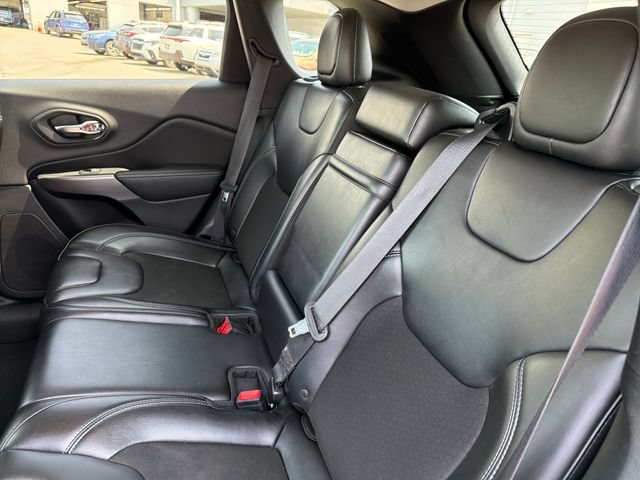 Used 2019 Jeep Cherokee Latitude Plus FWD image 22