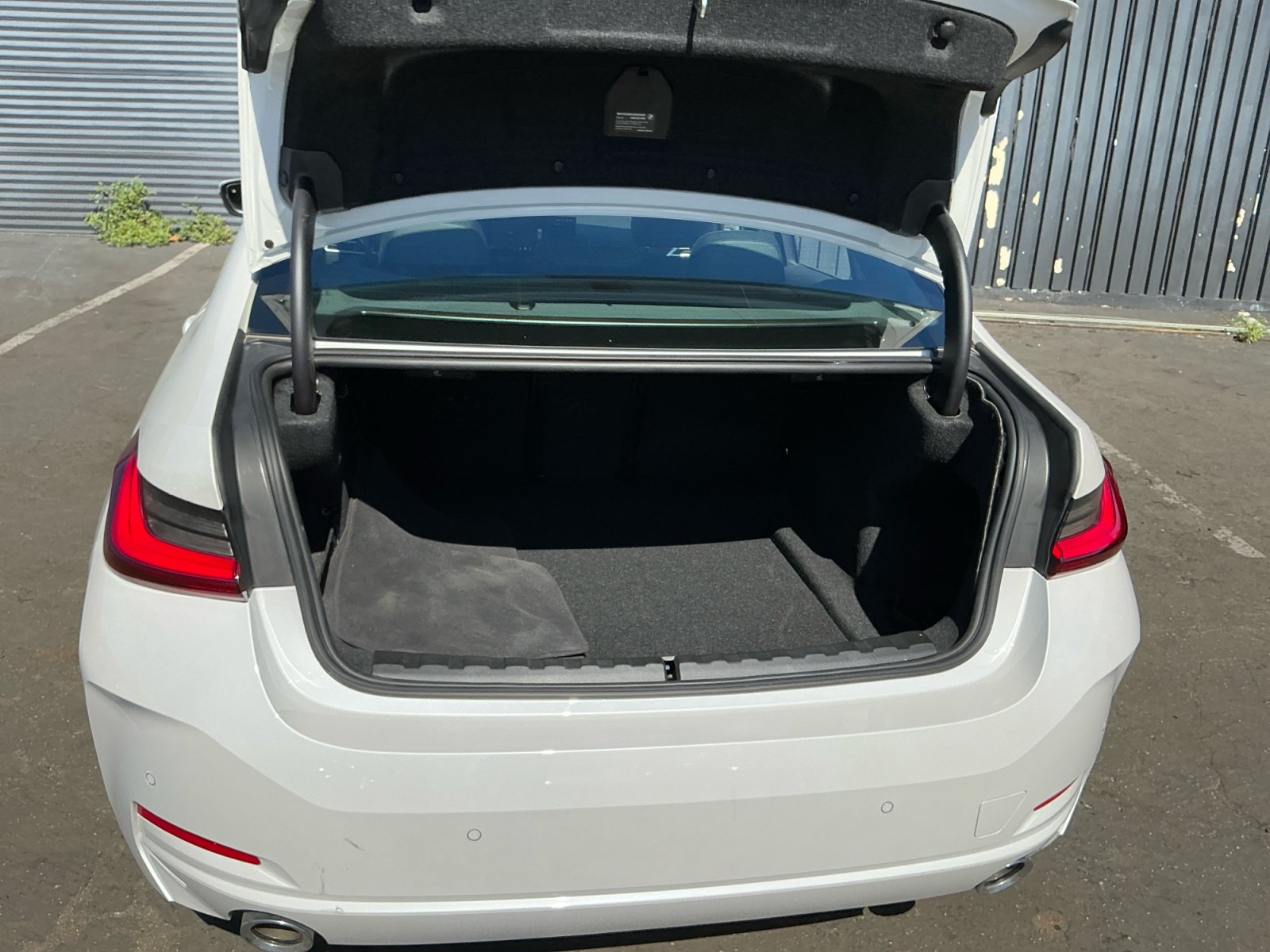 Used 2025 BMW 330i Sedan RWD image 25