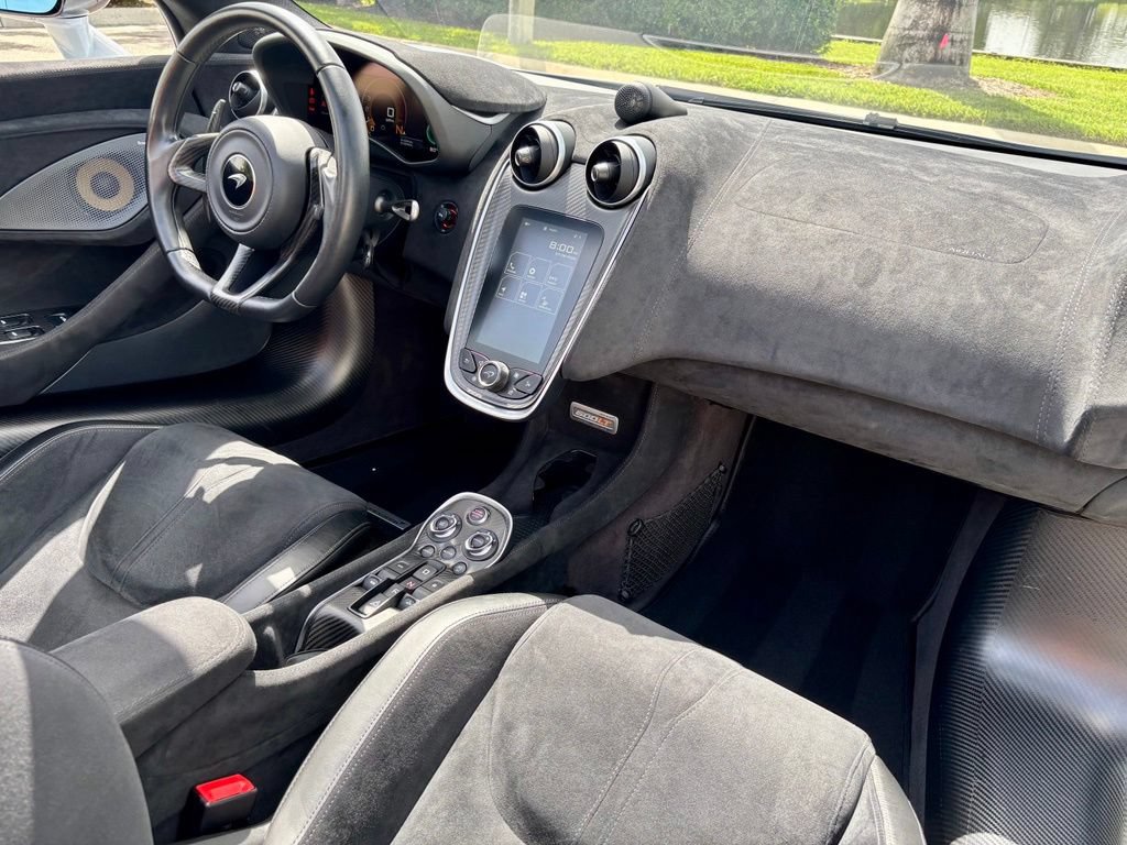 Used 2020 McLaren 600LT Spider RWD image 24