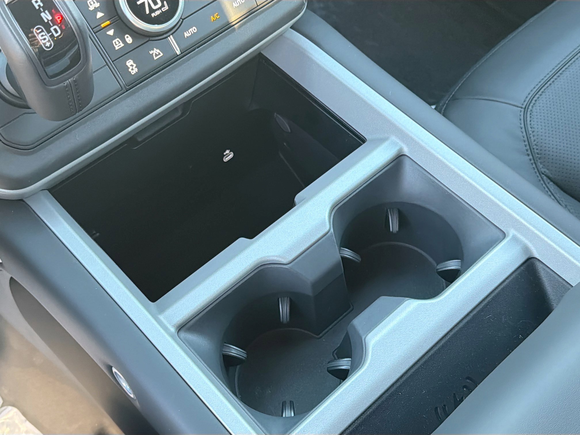 New 2026 Land Rover Defender 130 V8 image 29