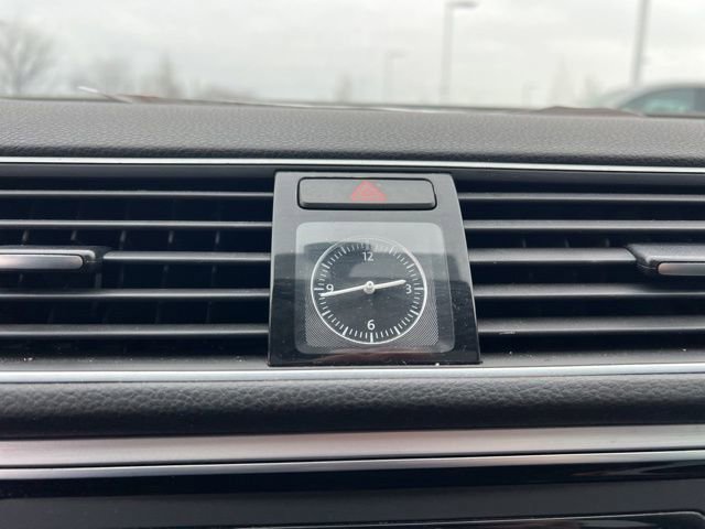 Used 2012 Volkswagen Passat 3.6 SE image 16