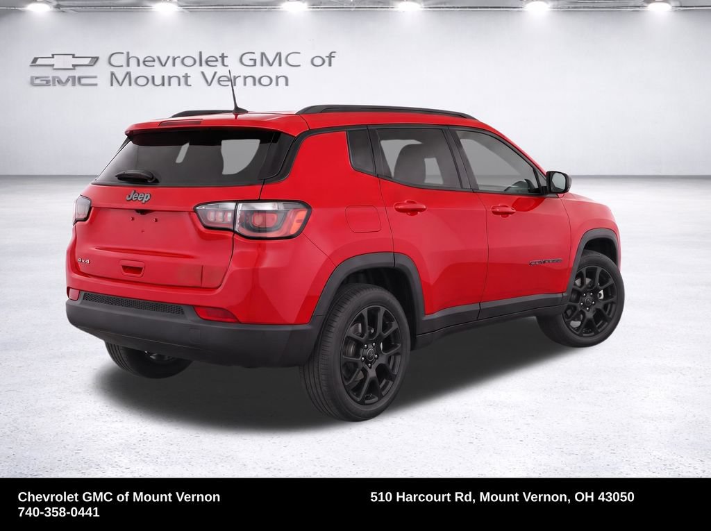 Used 2025 Jeep Compass Latitude w/ Altitude Special Edition AWD/4WD image 4