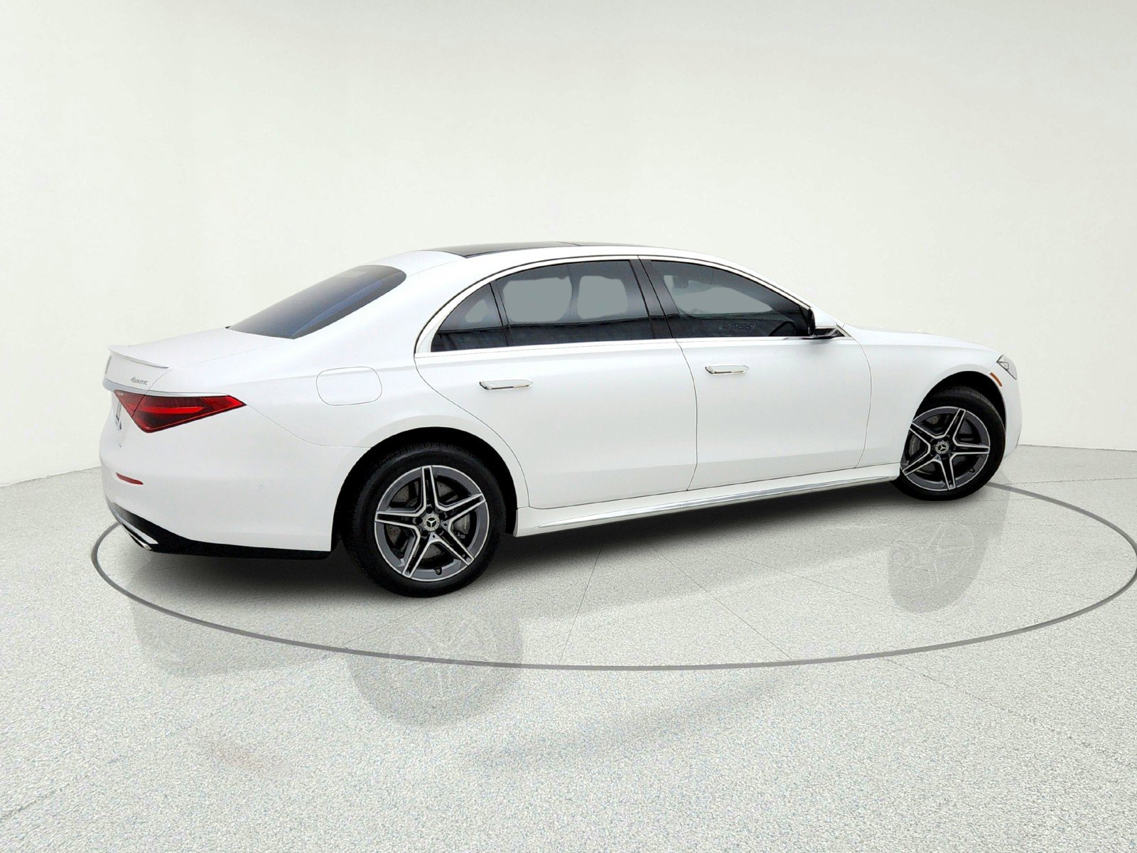 Certified 2024 Mercedes-Benz S 580e 4MATIC Sedan w/ AMG Line image 8