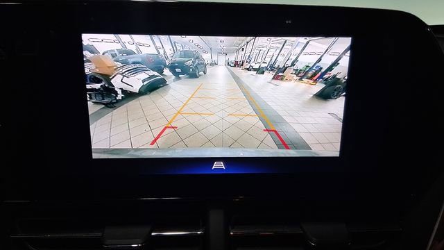 Used 2025 Chevrolet Trax RS w/ Driver Confidence Package FWD image 24