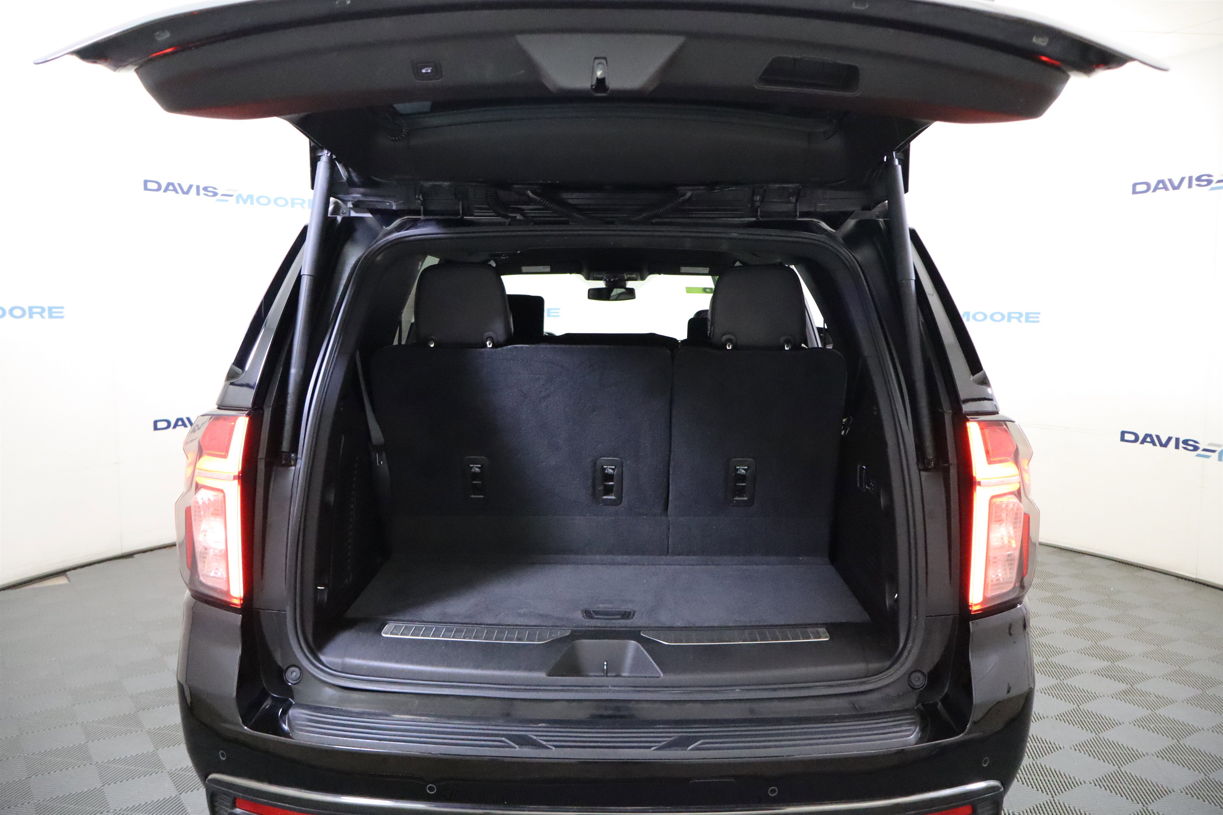 Used 2021 Chevrolet Tahoe RST w/ Luxury Package image 6