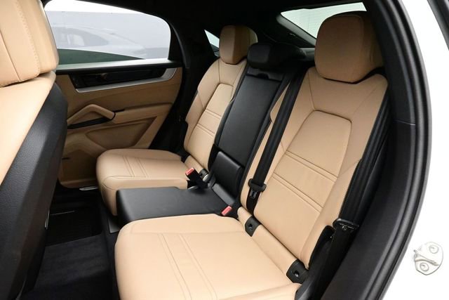 Certified 2026 Porsche Cayenne Coupe AWD/4WD image 14