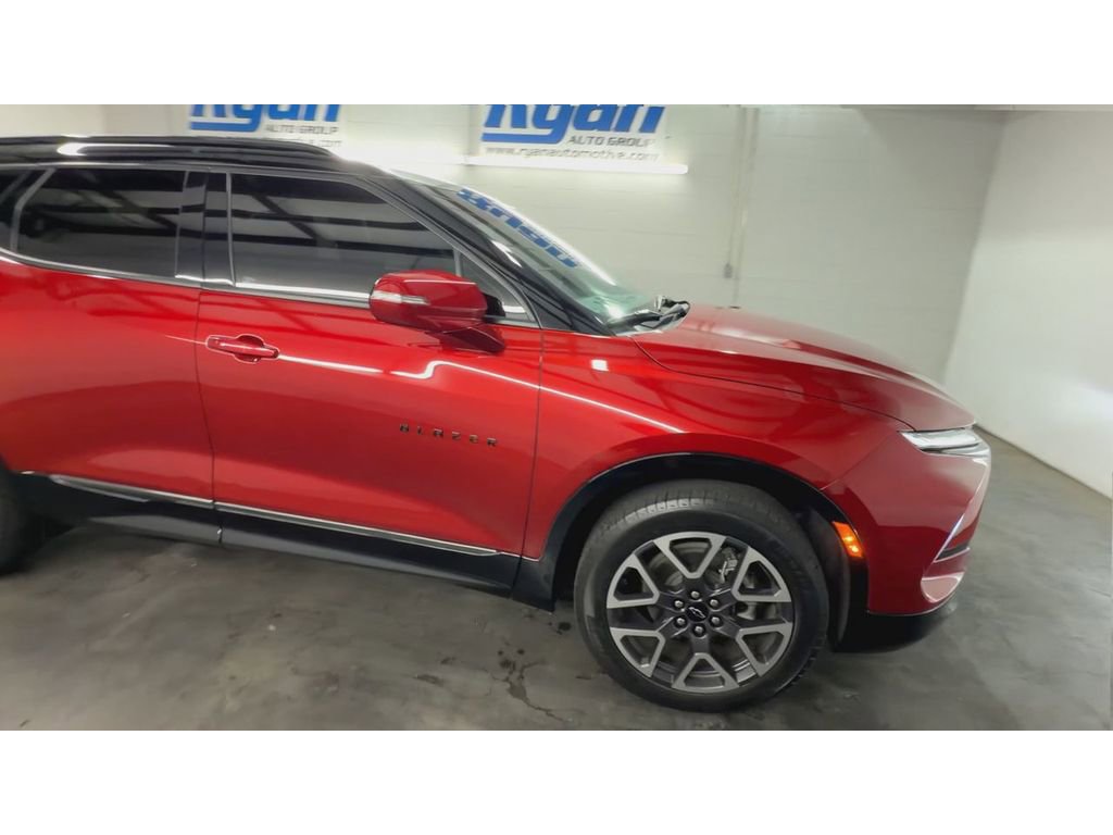 Used 2023 Chevrolet Blazer RS w/ Enhanced Convenience Package FWD image 2