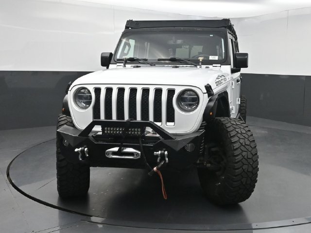 Used 2018 Jeep Wrangler Unlimited Sahara AWD/4WD image 6