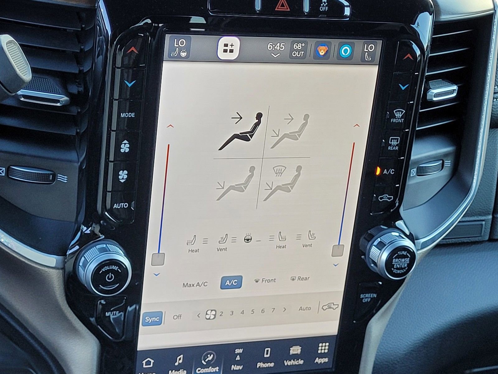 Used 2024 RAM 2500 Laramie AWD/4WD image 23