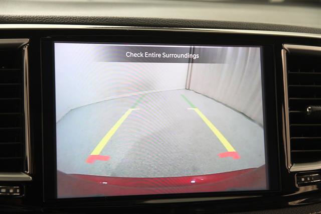 Used 2025 Chrysler Pacifica Limited image 14