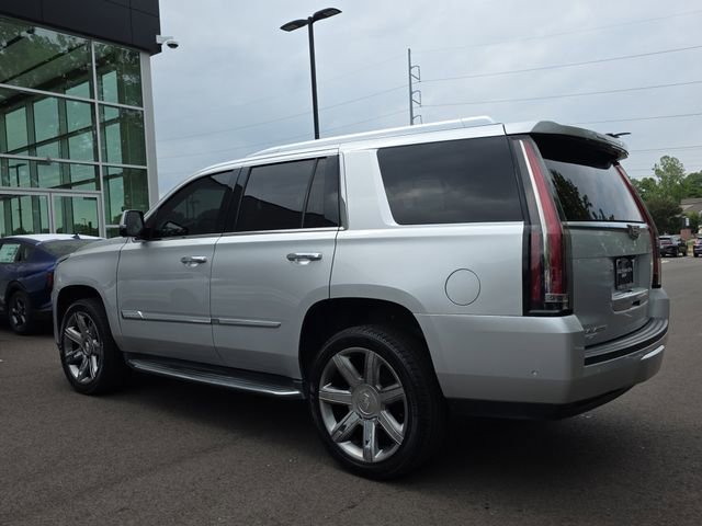 Used 2017 Cadillac Escalade Luxury AWD/4WD image 3