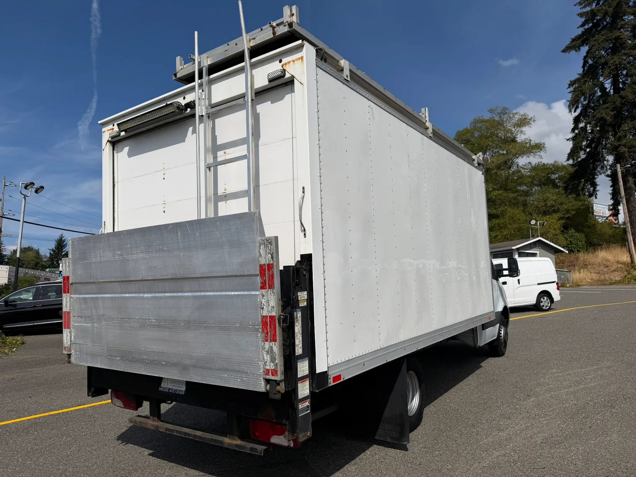Used 2019 Freightliner Sprinter 3500 w/ Premium Package RWD image 6