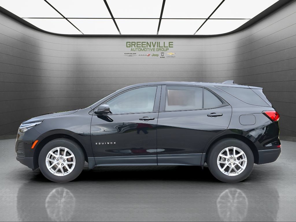Used 2024 Chevrolet Equinox LS w/ LS Convenience Package FWD image 2