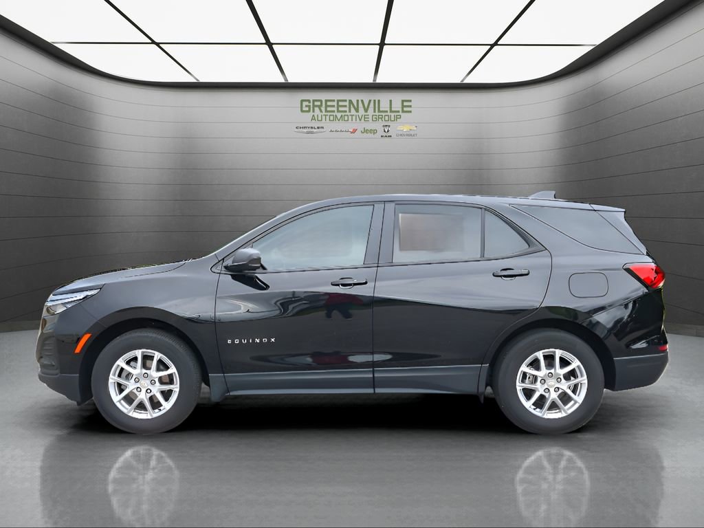 Used 2024 Chevrolet Equinox LS w/ LS Convenience Package image 2