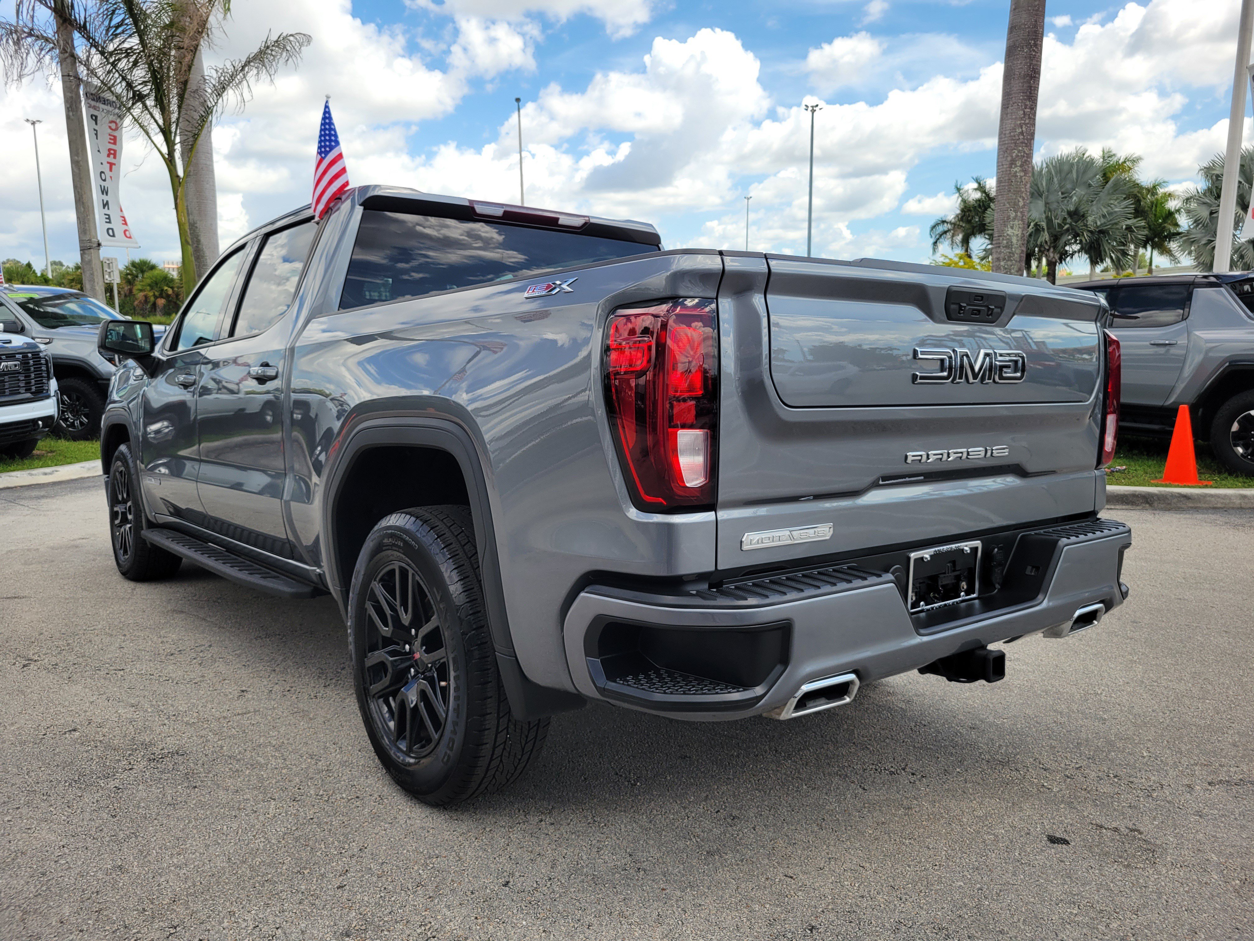 Used 2021 GMC Sierra 1500 Elevation w/ X31 Off-Road Package AWD/4WD image 7