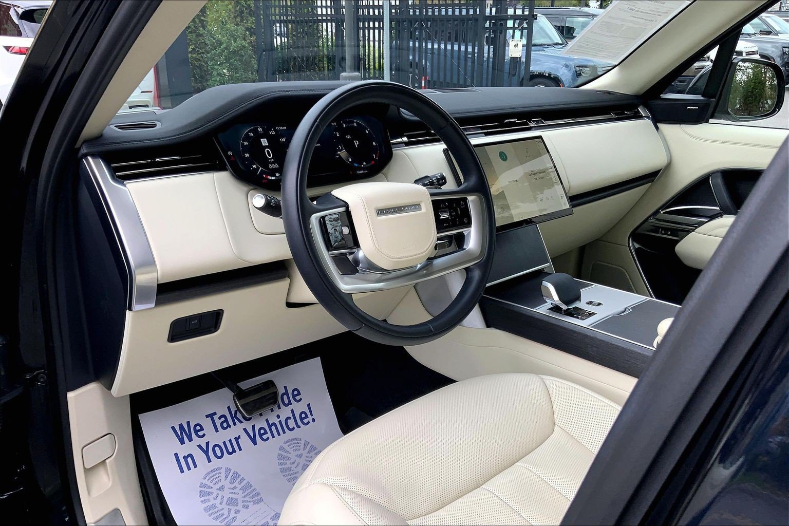 Certified 2024 Land Rover Range Rover SE AWD/4WD image 17