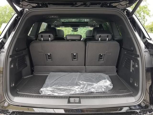 New 2026 Buick Enclave Avenir w/ Super Cruise Package AWD/4WD image 5
