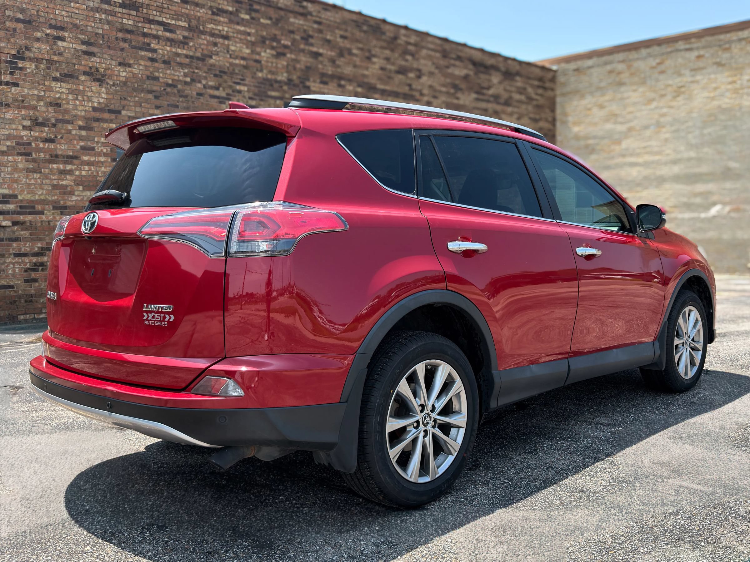 Used 2017 Toyota RAV4 Limited w/ Advanced Technology Package FWD image 8