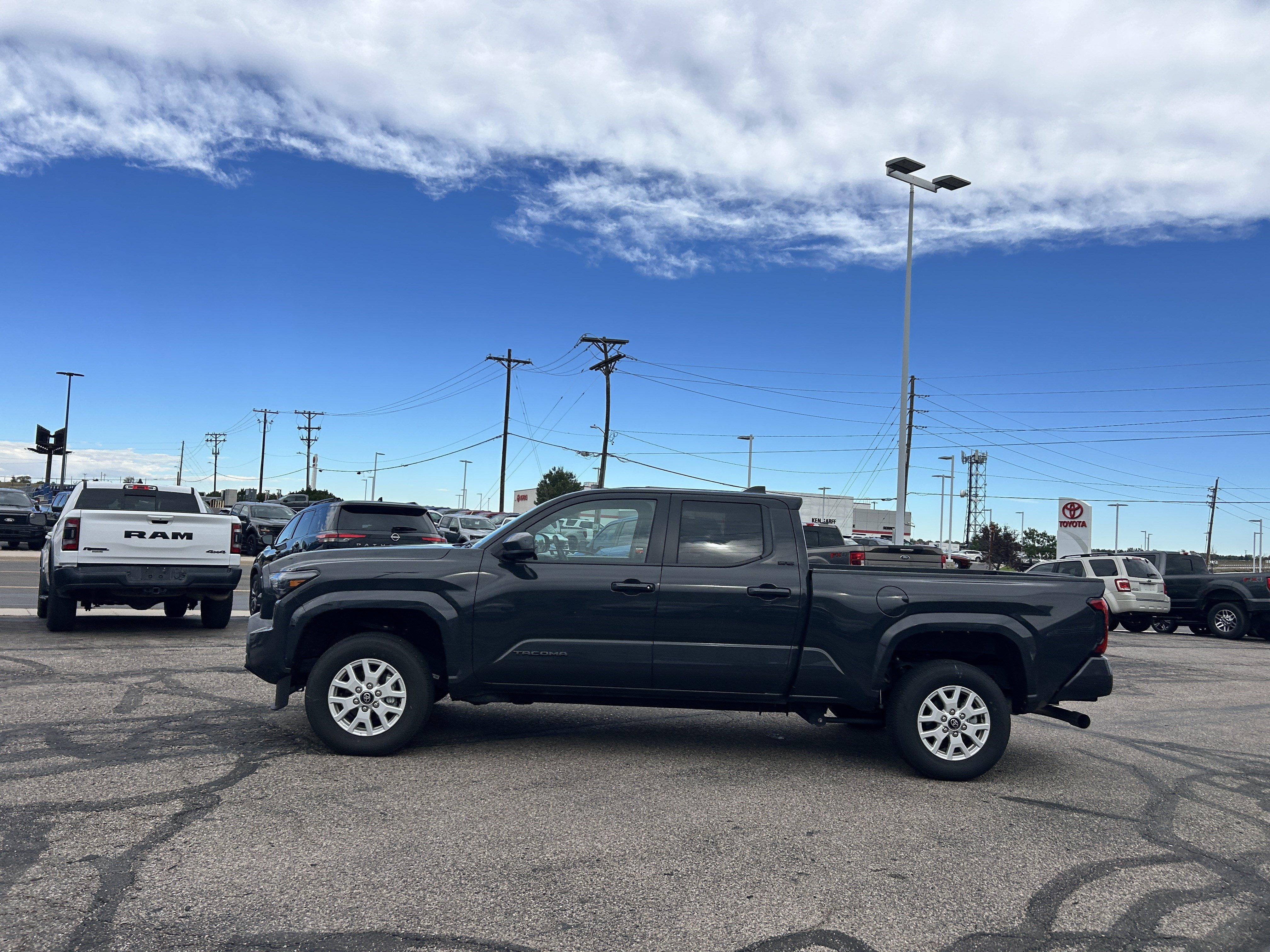 Used 2025 Toyota Tacoma SR5 AWD/4WD image 2