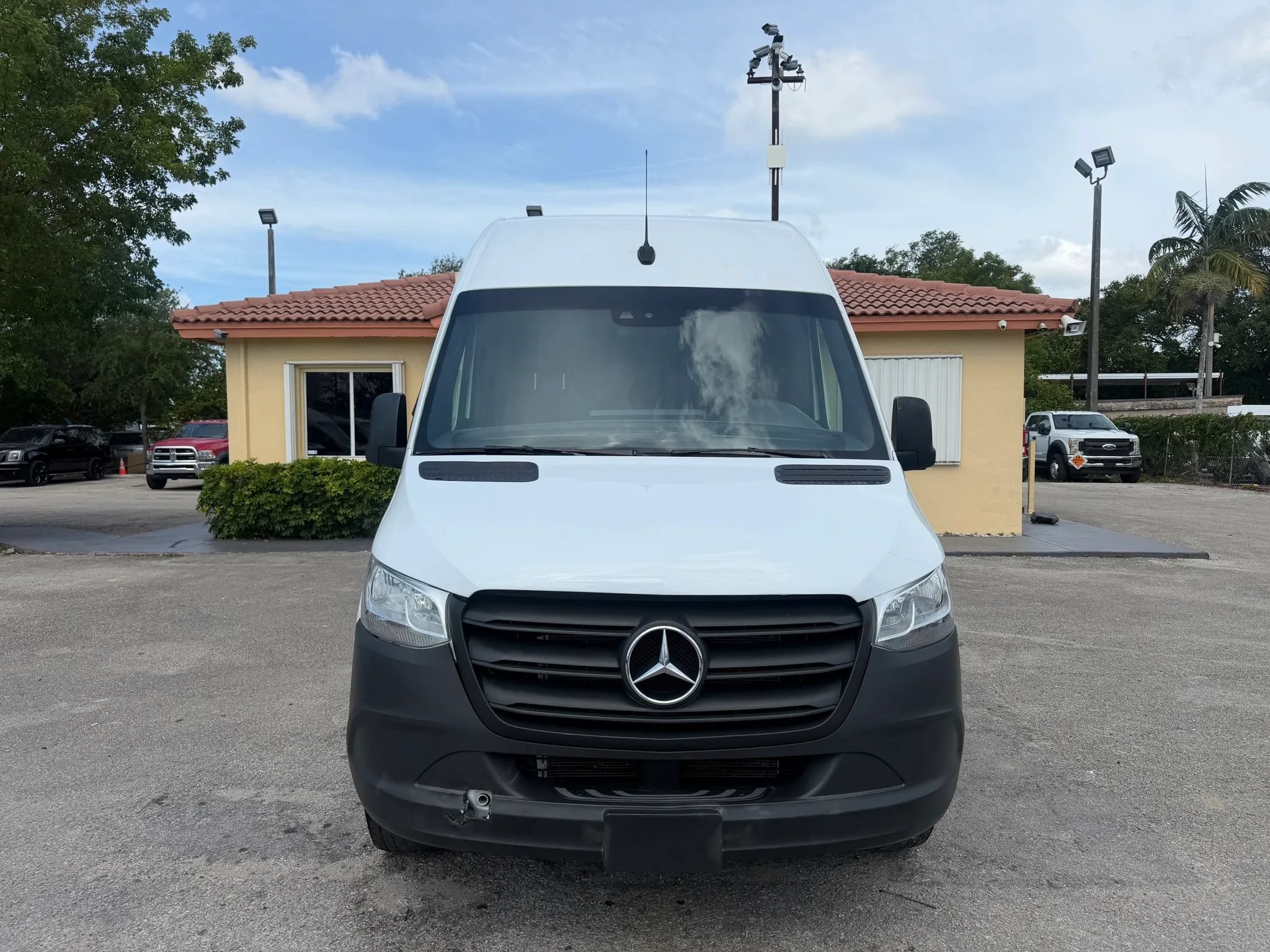 Used 2024 Mercedes-Benz Sprinter 2500 image 12