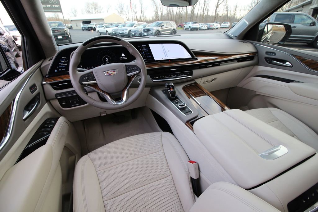 Used 2024 Cadillac Escalade ESV Sport Platinum w/ LPO, ONYX Package image 12