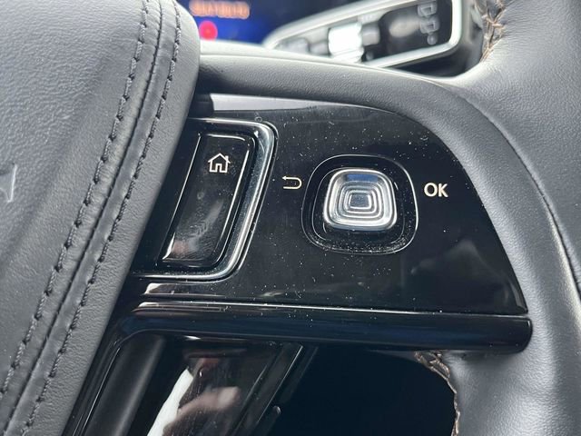 Used 2025 Lincoln Aviator AWD image 26