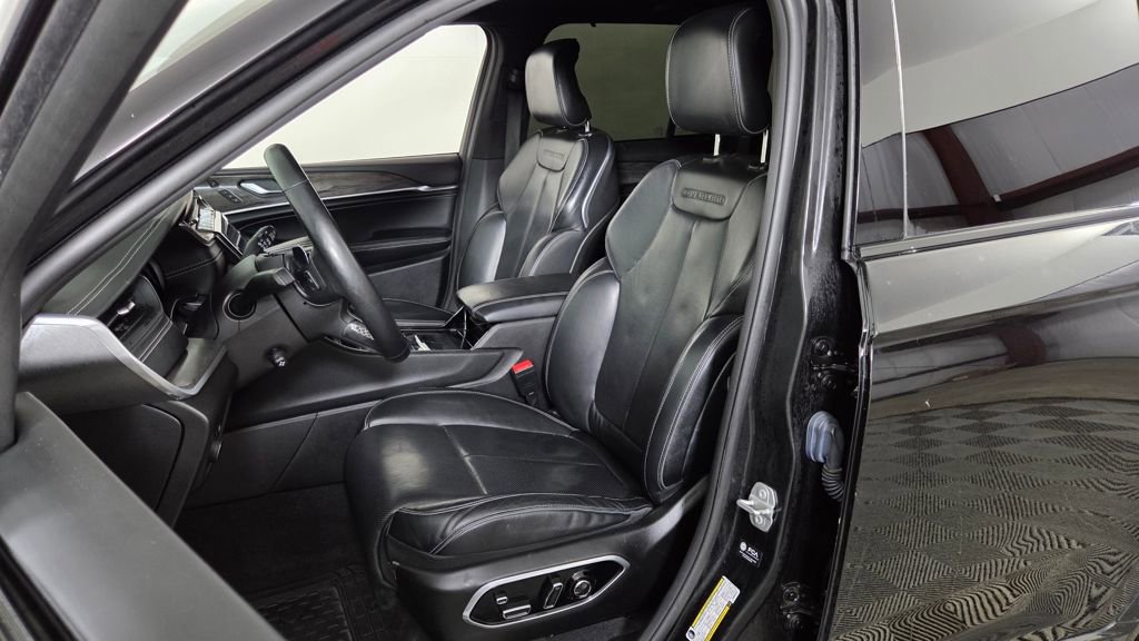 Used 2022 Jeep Grand Cherokee Overland w/ Luxury Tech Group IV image 15