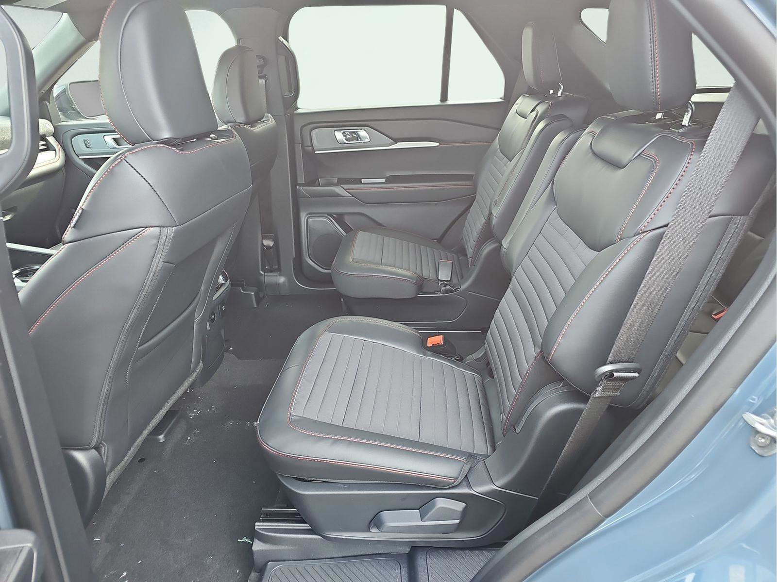 New 2026 Ford Explorer ST-Line w/ ST-Line Street Pack AWD/4WD image 14