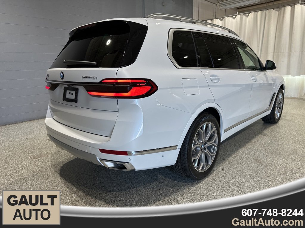 New 2026 BMW X7 xDrive40i image 3