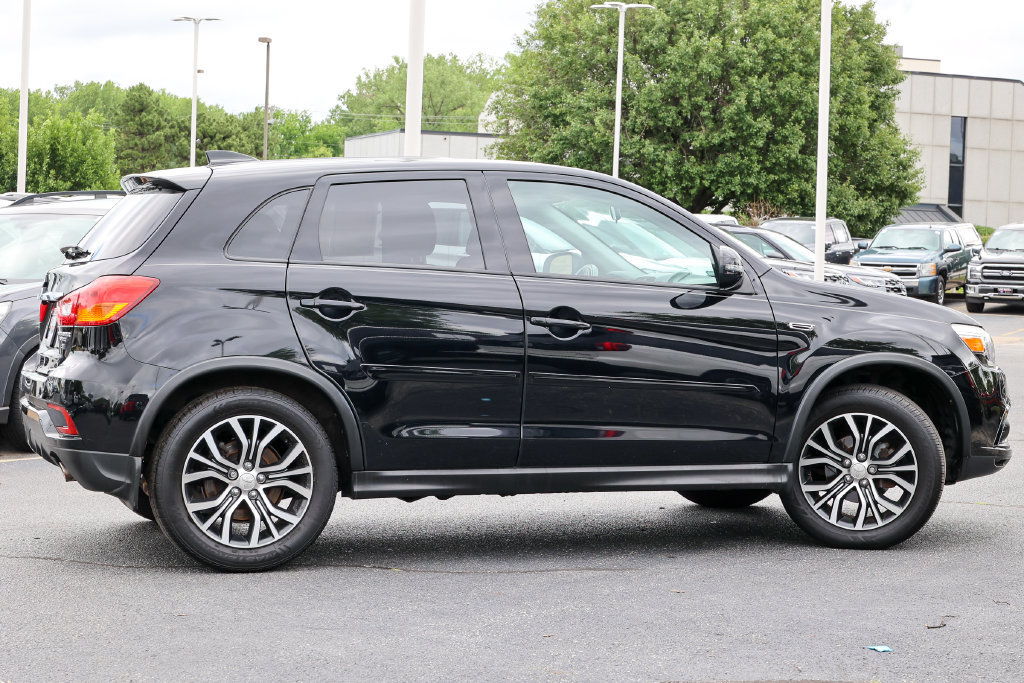 Used 2019 Mitsubishi Outlander Sport SE FWD image 16