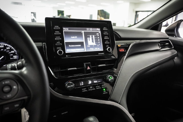 Used 2021 Toyota Camry SE FWD image 16