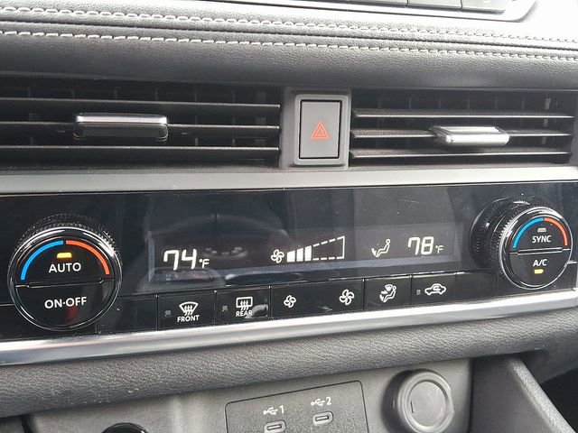 Used 2024 Nissan Rogue SV image 18