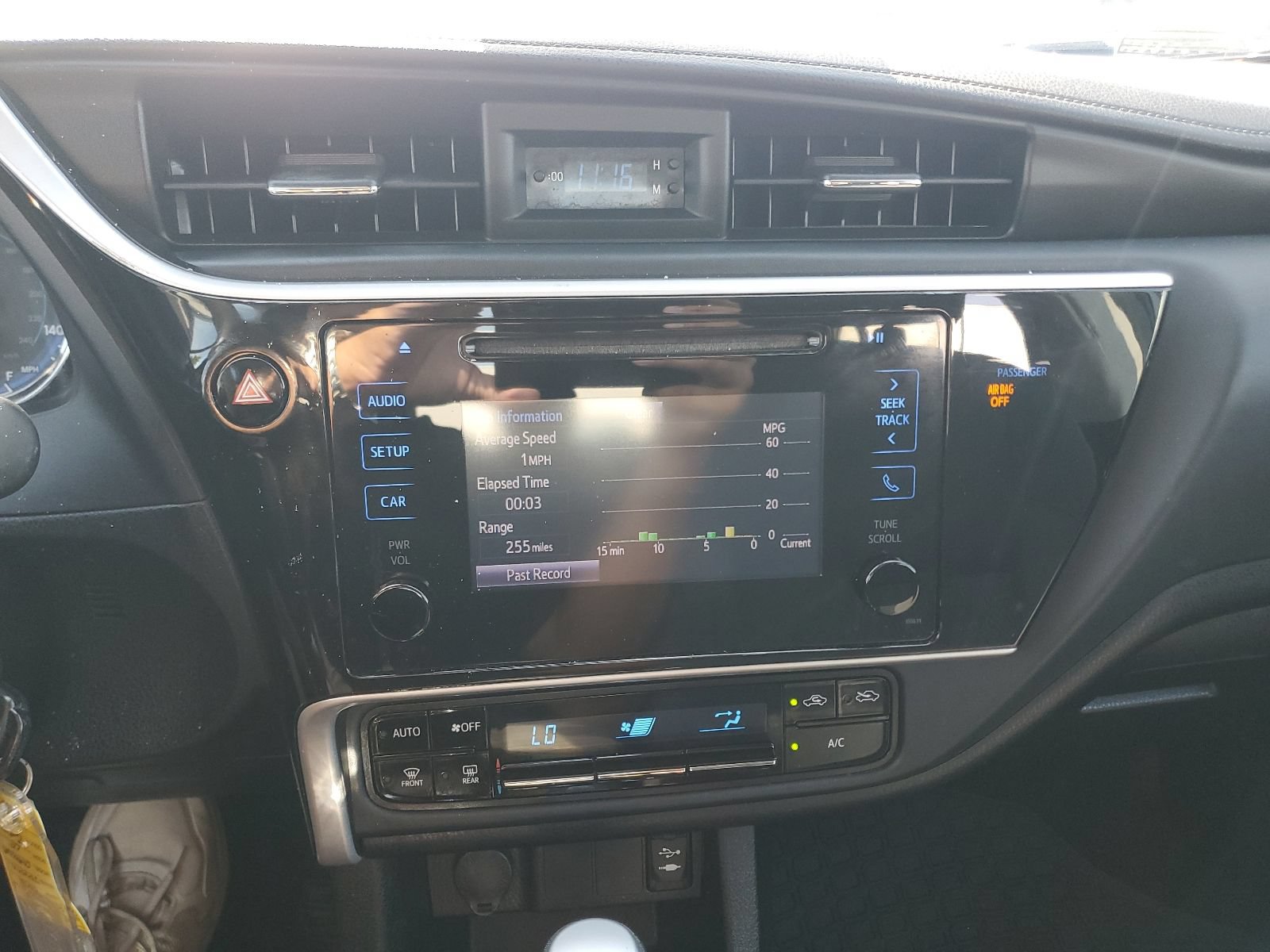 Used 2018 Toyota Corolla LE FWD image 19