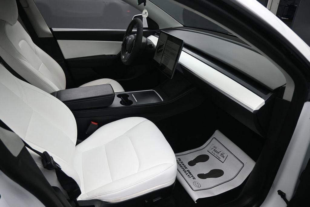 Used 2022 Tesla Model Y Performance AWD/4WD image 31