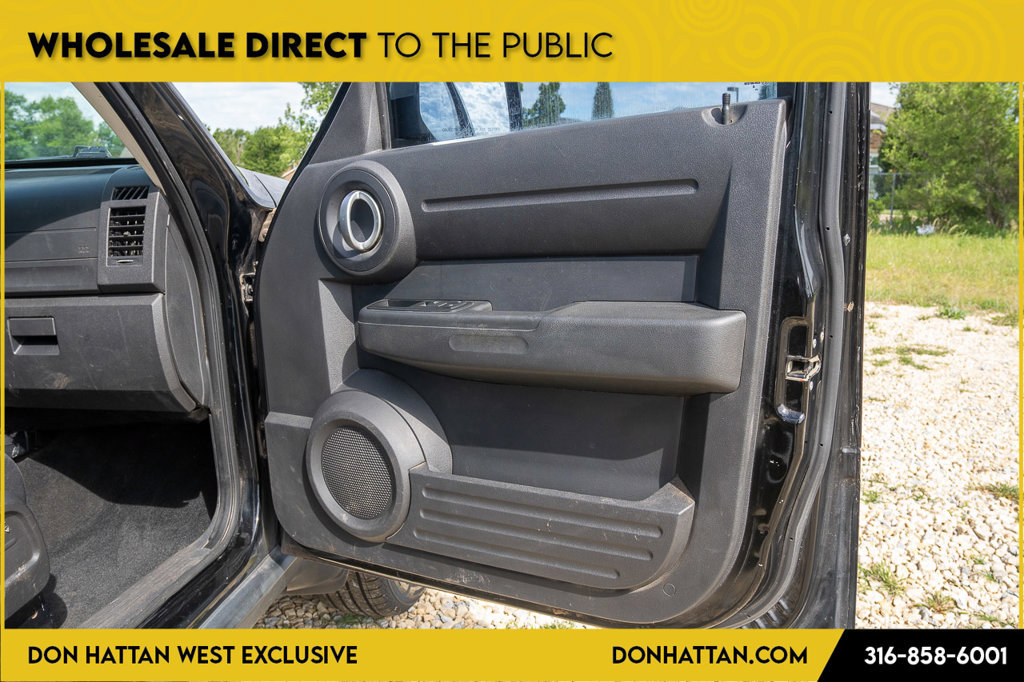 Used 2007 Dodge Nitro SXT RWD image 18