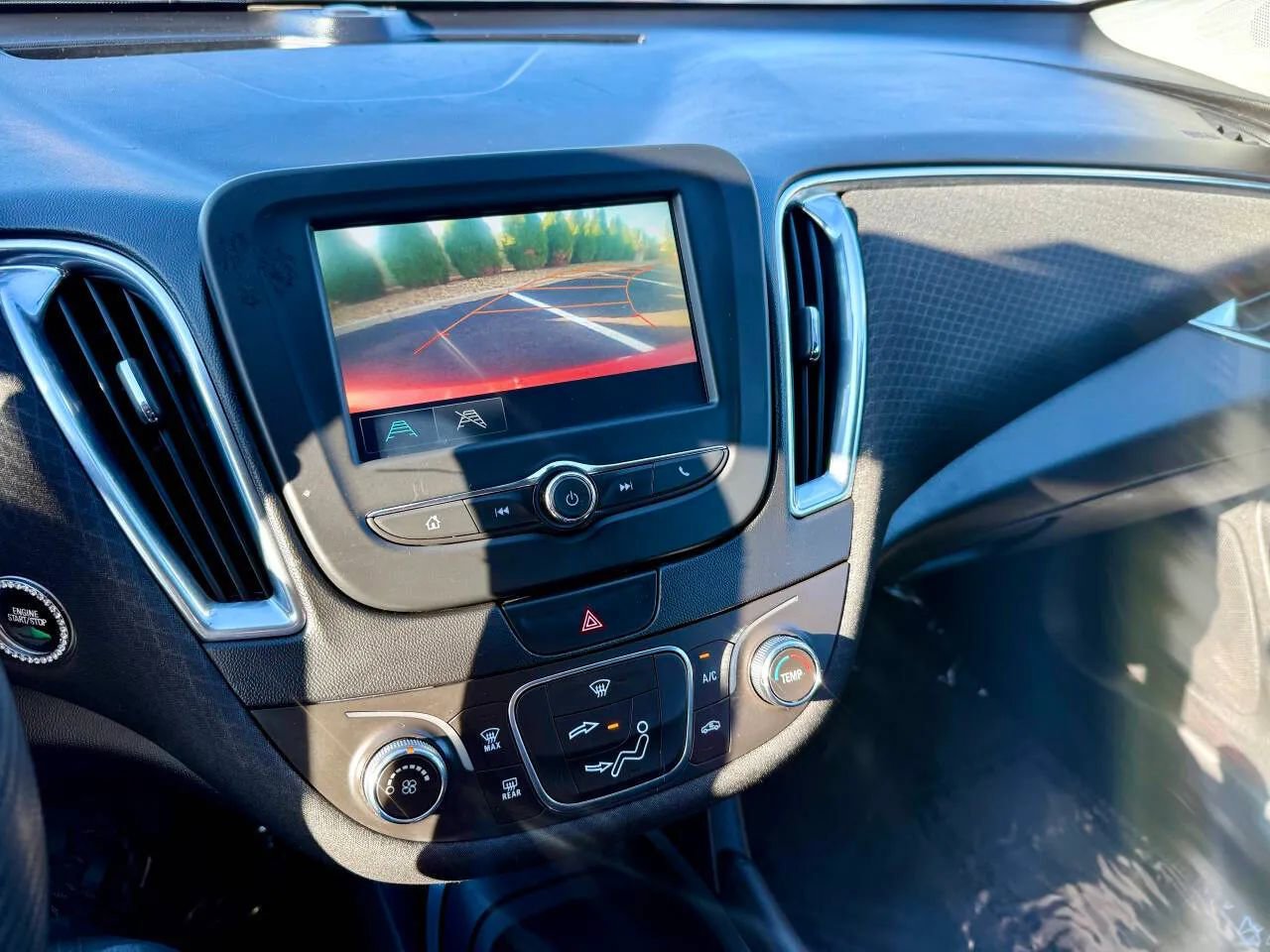 Used 2016 Chevrolet Malibu LT image 12