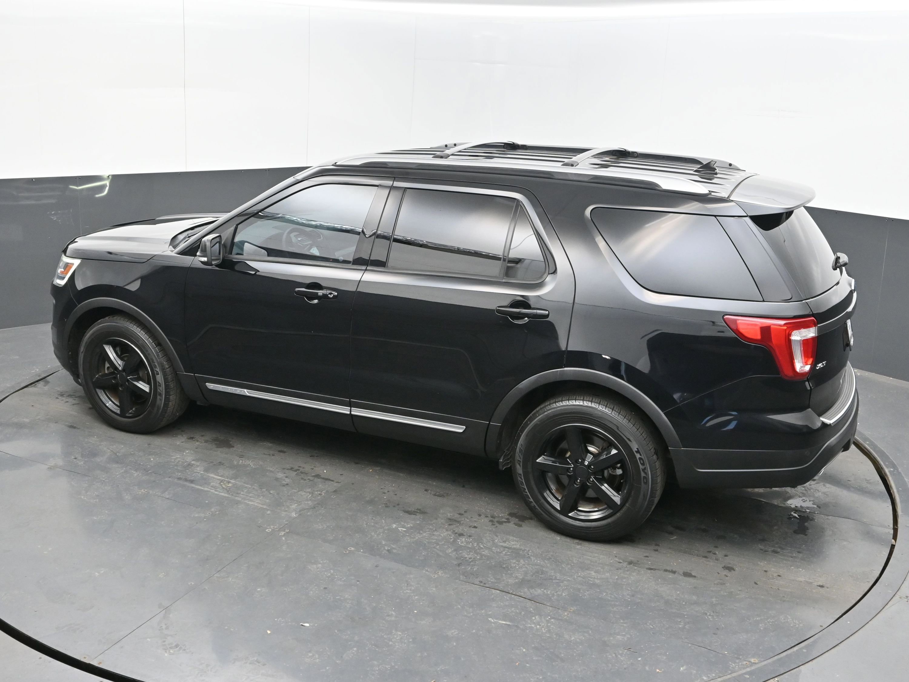 Used 2018 Ford Explorer XLT w/ Equipment Group 201A image 33