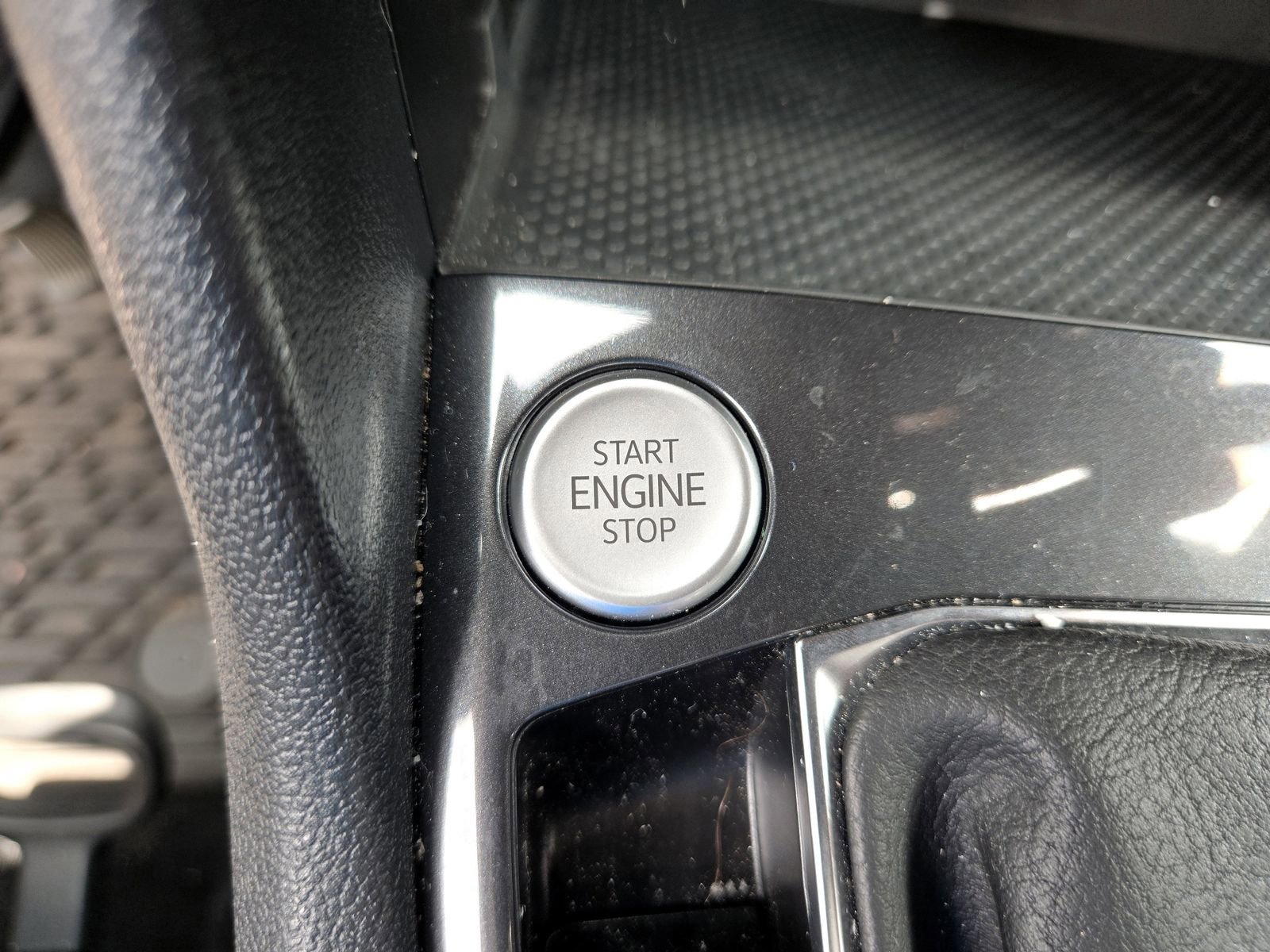 Used 2024 Volkswagen Tiguan S image 15