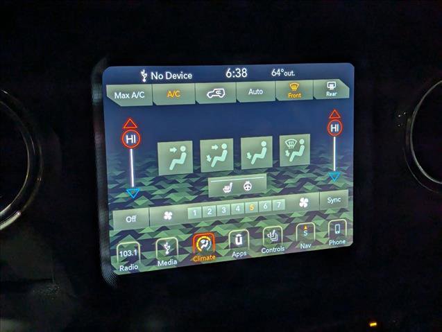 Used 2018 Jeep Wrangler Unlimited Sahara image 18