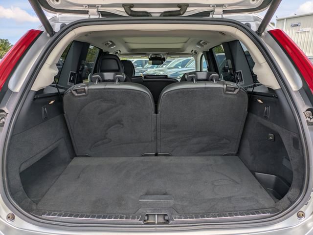 Used 2019 Volvo XC90 T5 Momentum w/ Multimedia Package AWD/4WD image 9