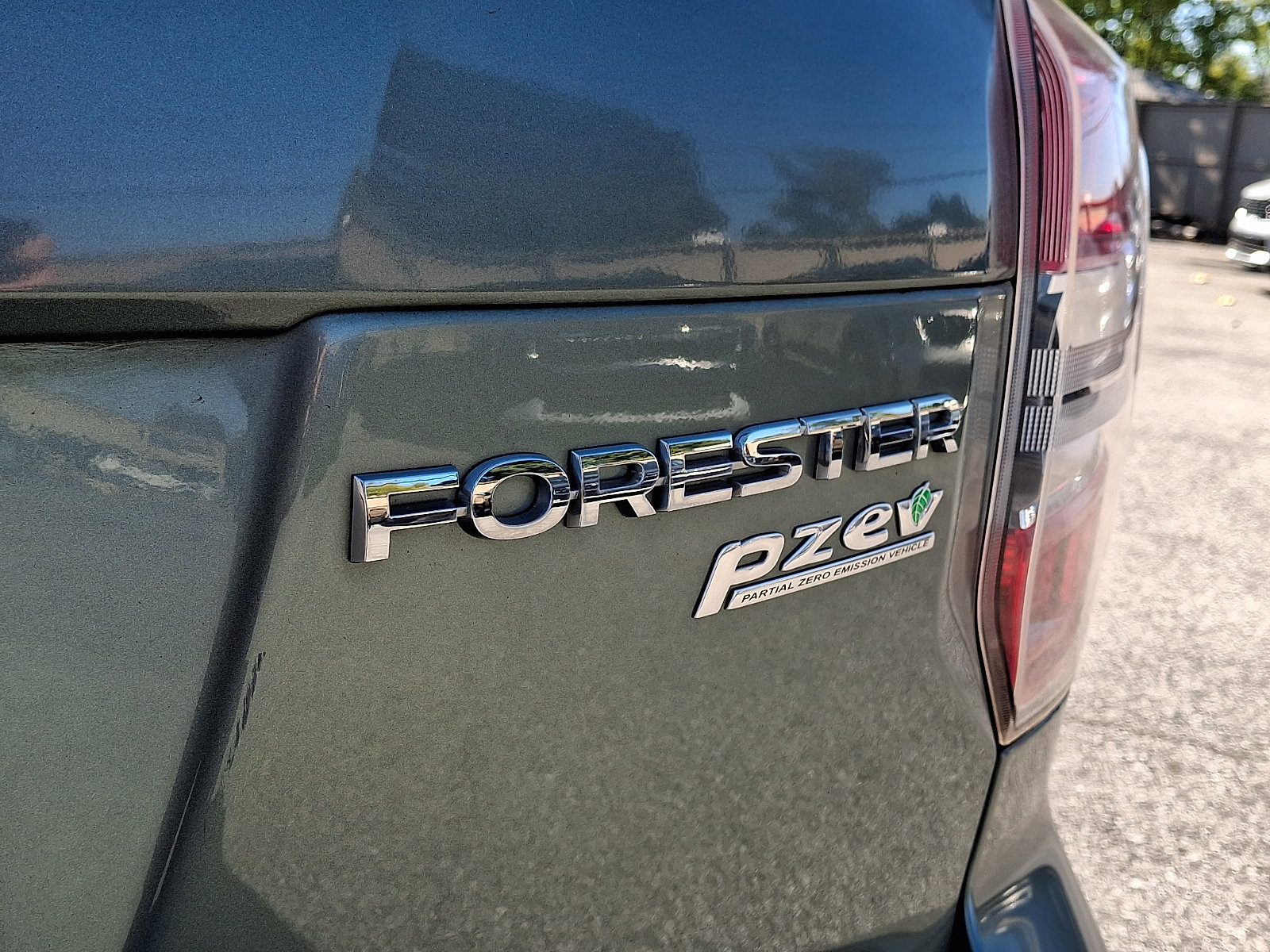 Used 2015 Subaru Forester 2.5i Premium w/ Popular Package #2 AWD/4WD image 30