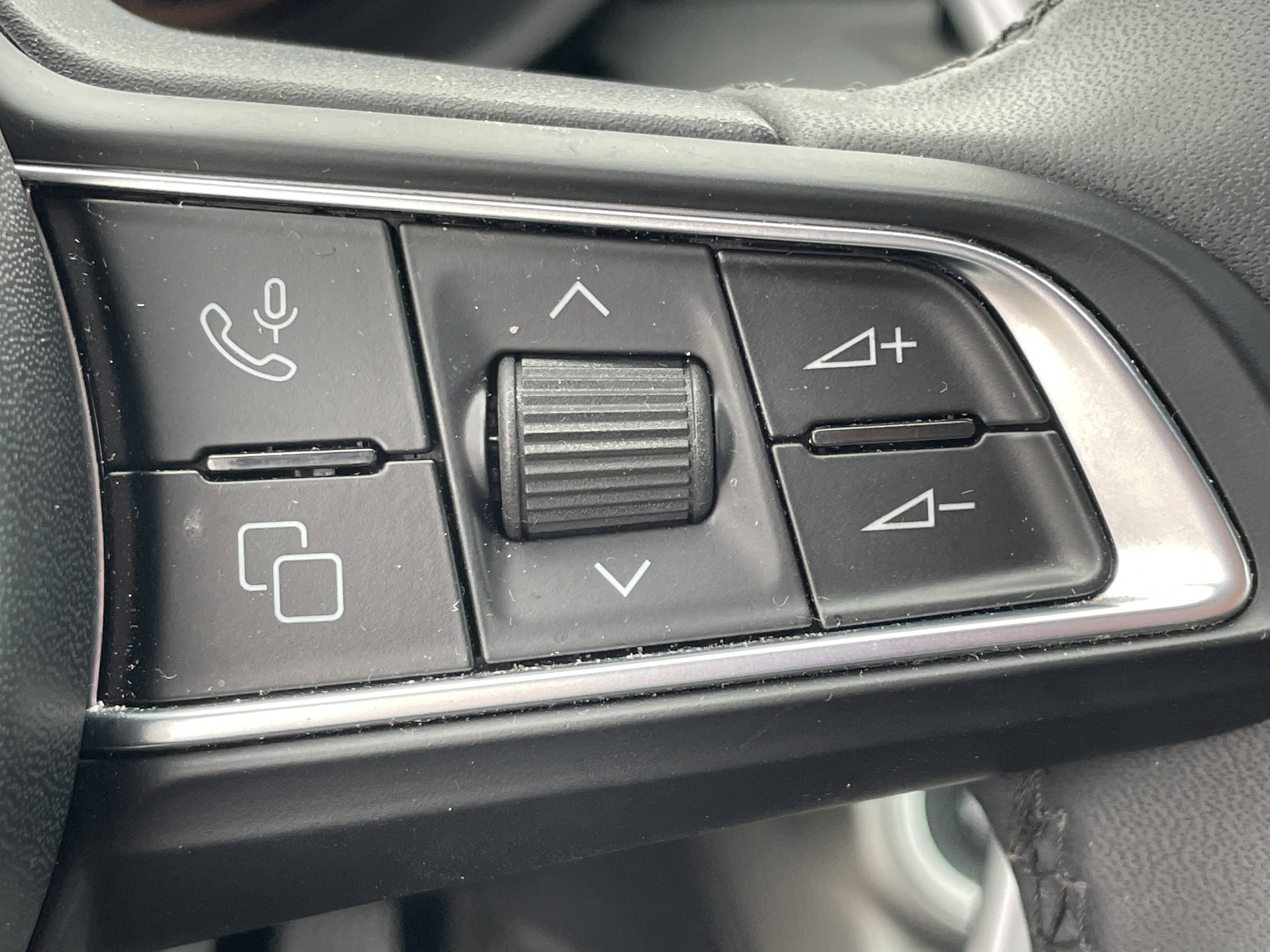 Used 2024 Dodge Hornet R/T image 18