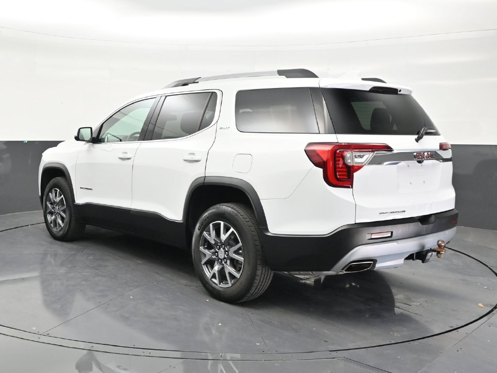 Used 2023 GMC Acadia SLT w/ Technology Package FWD image 3